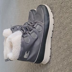 NWOT Sorel Explorer Carnival Boot